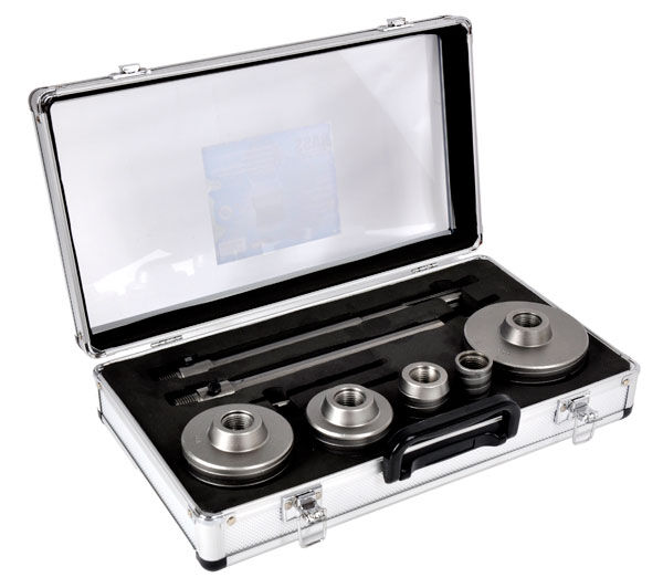 Zestaw otwornic do betonu Bass Polska.